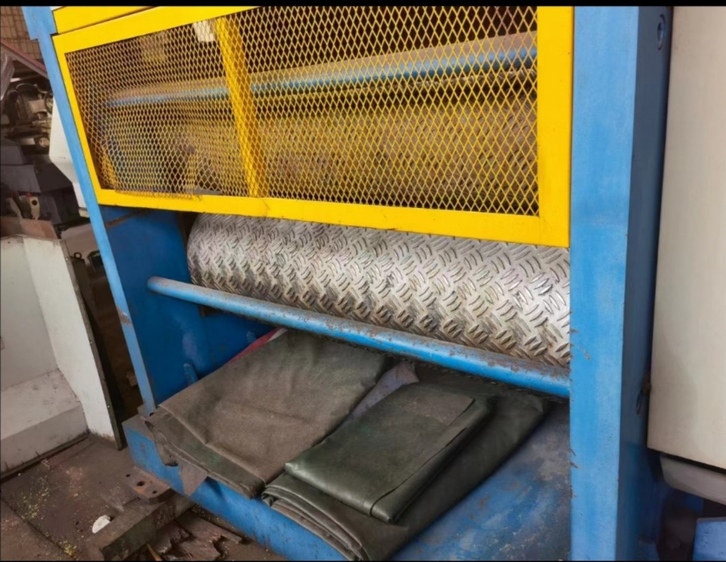 Steel plate embossing machine图4