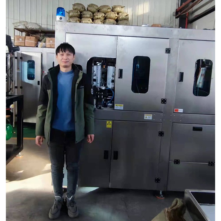 pet bottle blowing machine图4