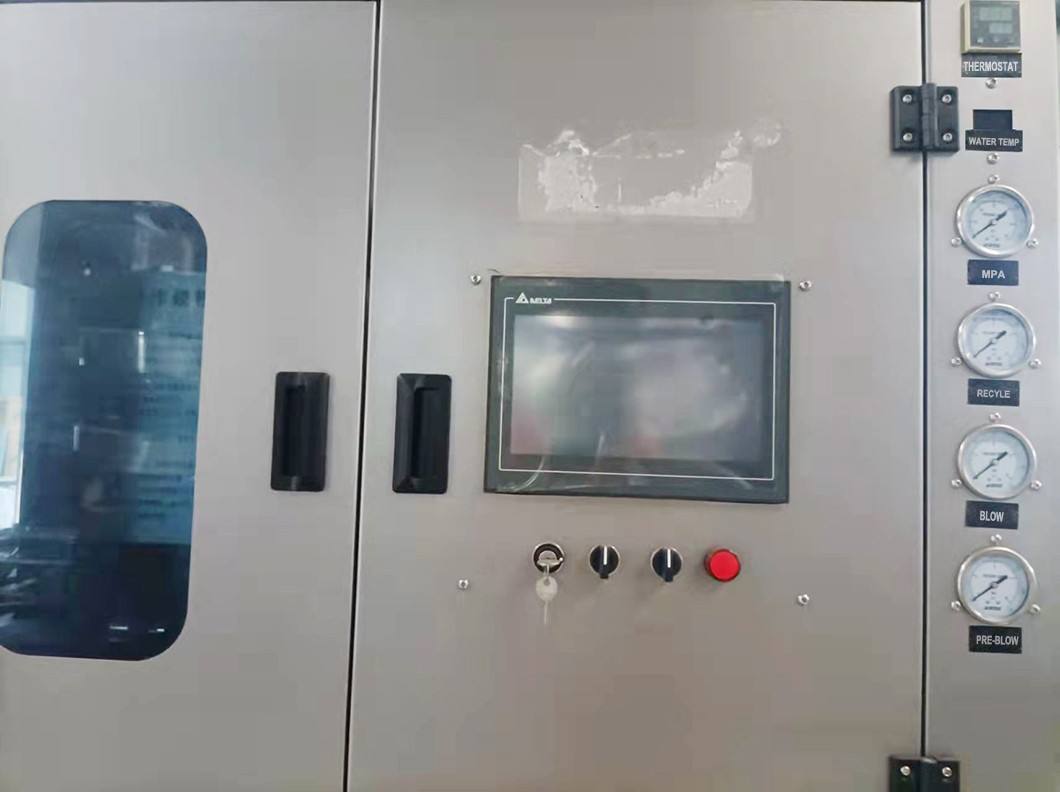 2Cavities bottle blow machine图3