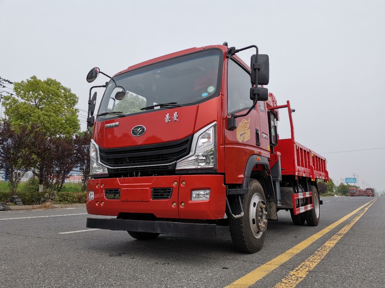 重汽豪曼3900轴距6.3吨随车吊图3