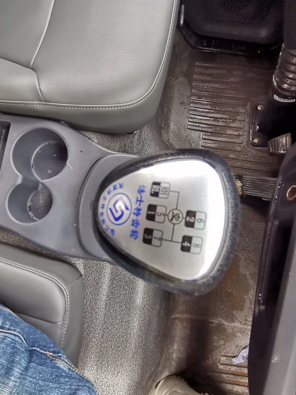 重汽豪曼3900轴距6.3吨随车吊图7