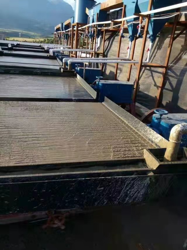 6s选矿摇床图5