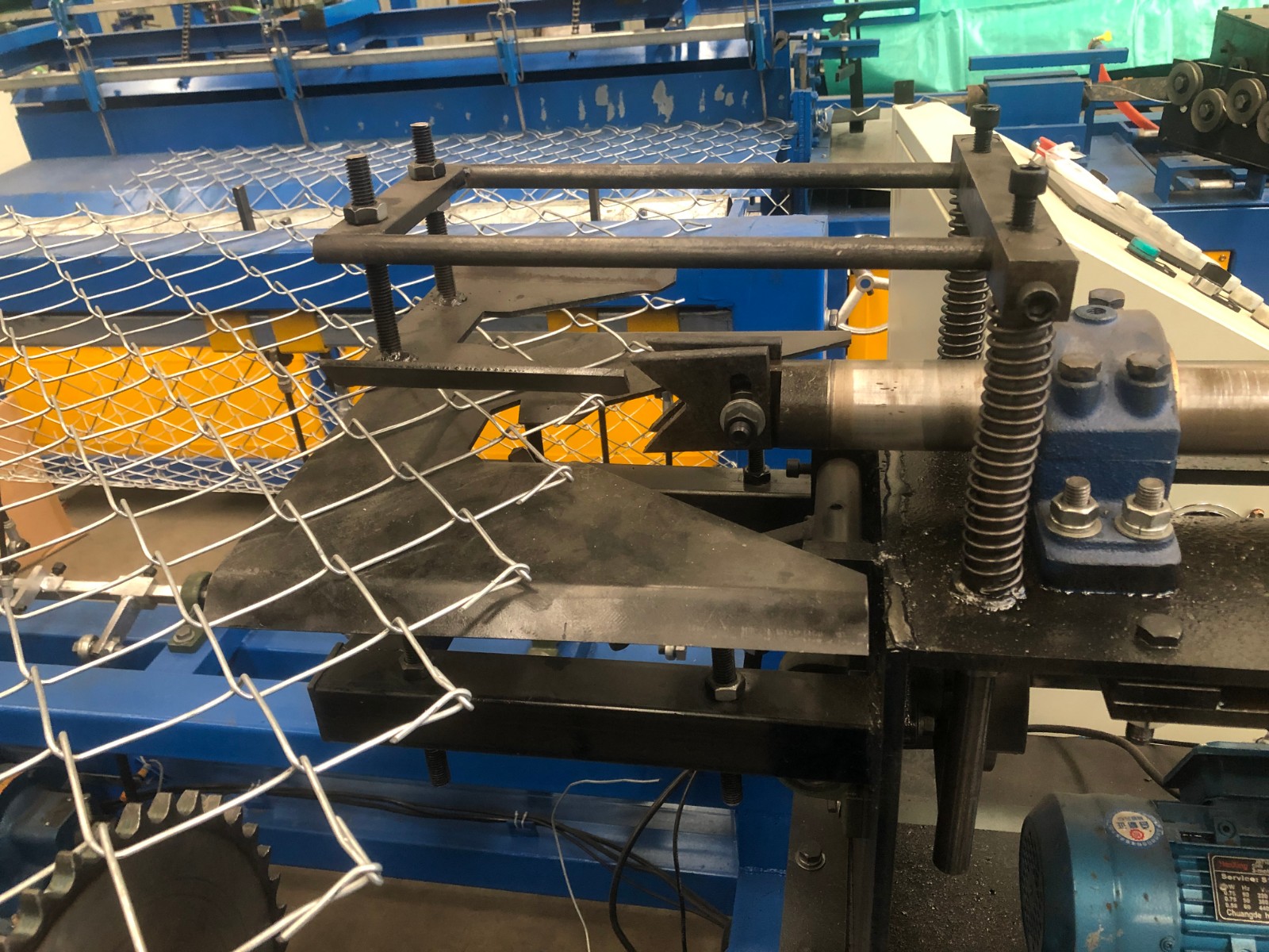 chain link fence machine图3