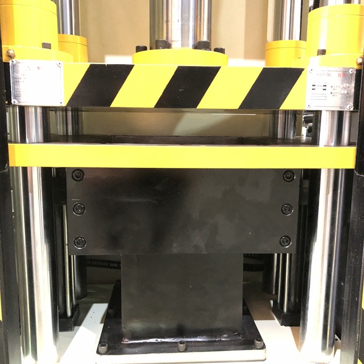冶金粉末成型机金属粉末液压成型机粉粒金属液压机 四柱液压机图6