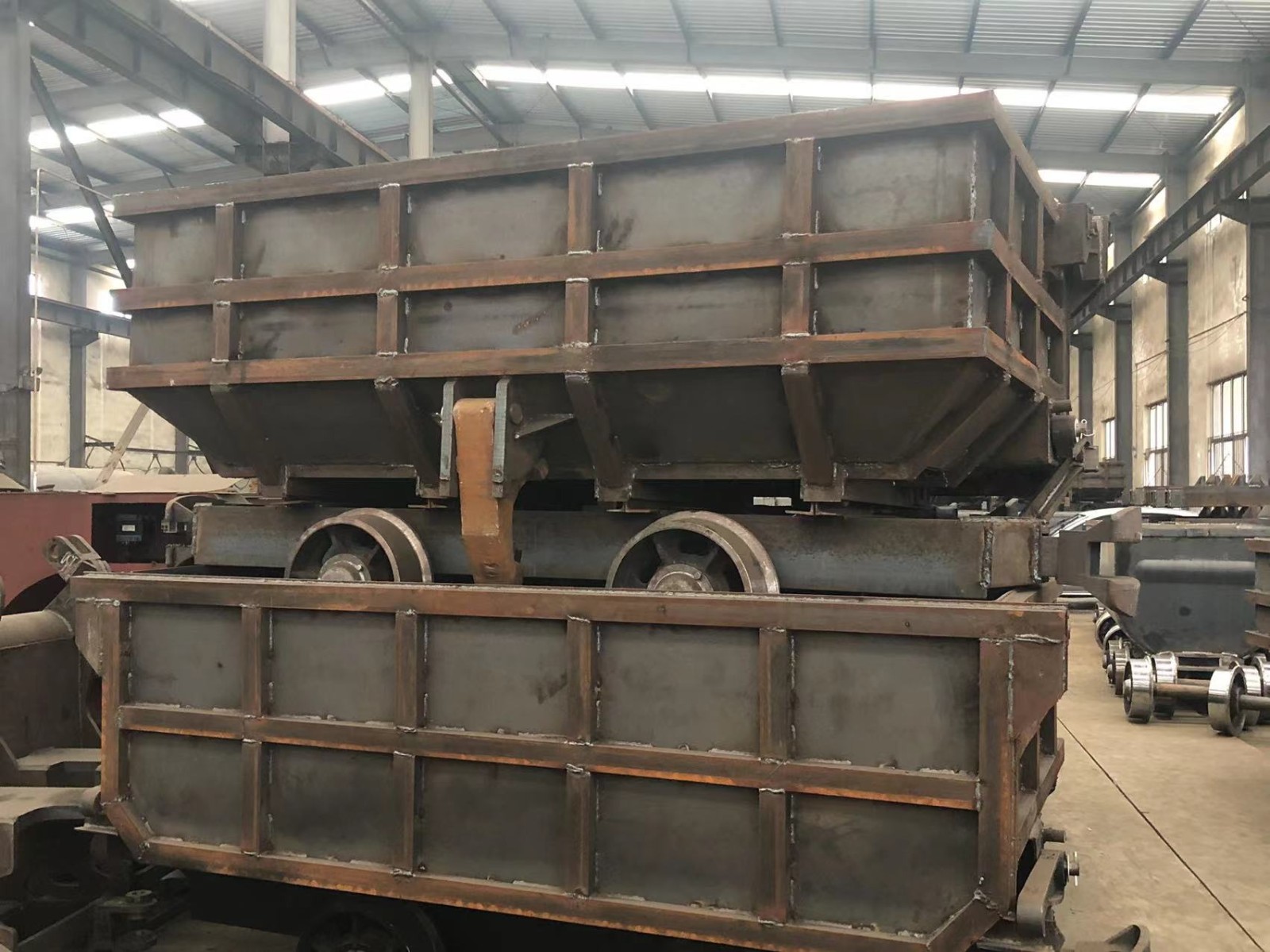 单侧曲轨侧卸式矿车，曲轨侧卸式矿车，侧卸式矿车图6