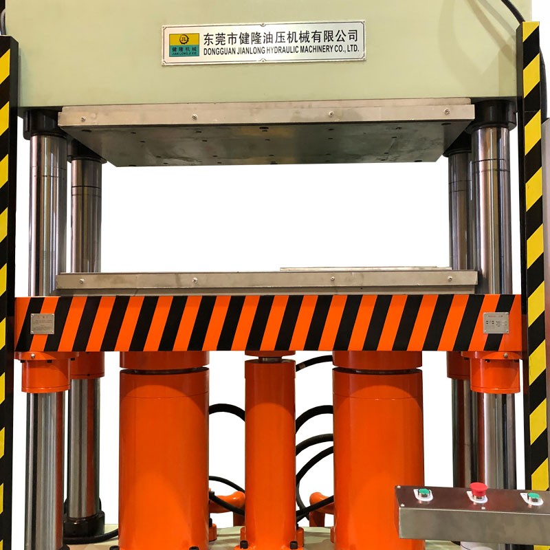 东莞厂家  200吨非标定制四柱双缸炭纤维热压成型机图5