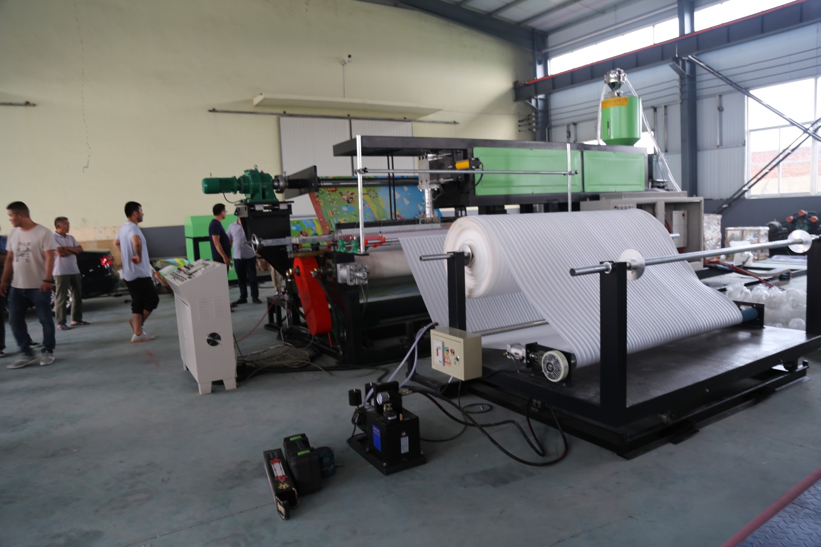 EPE BABY MAT MAKING MACHINE图2