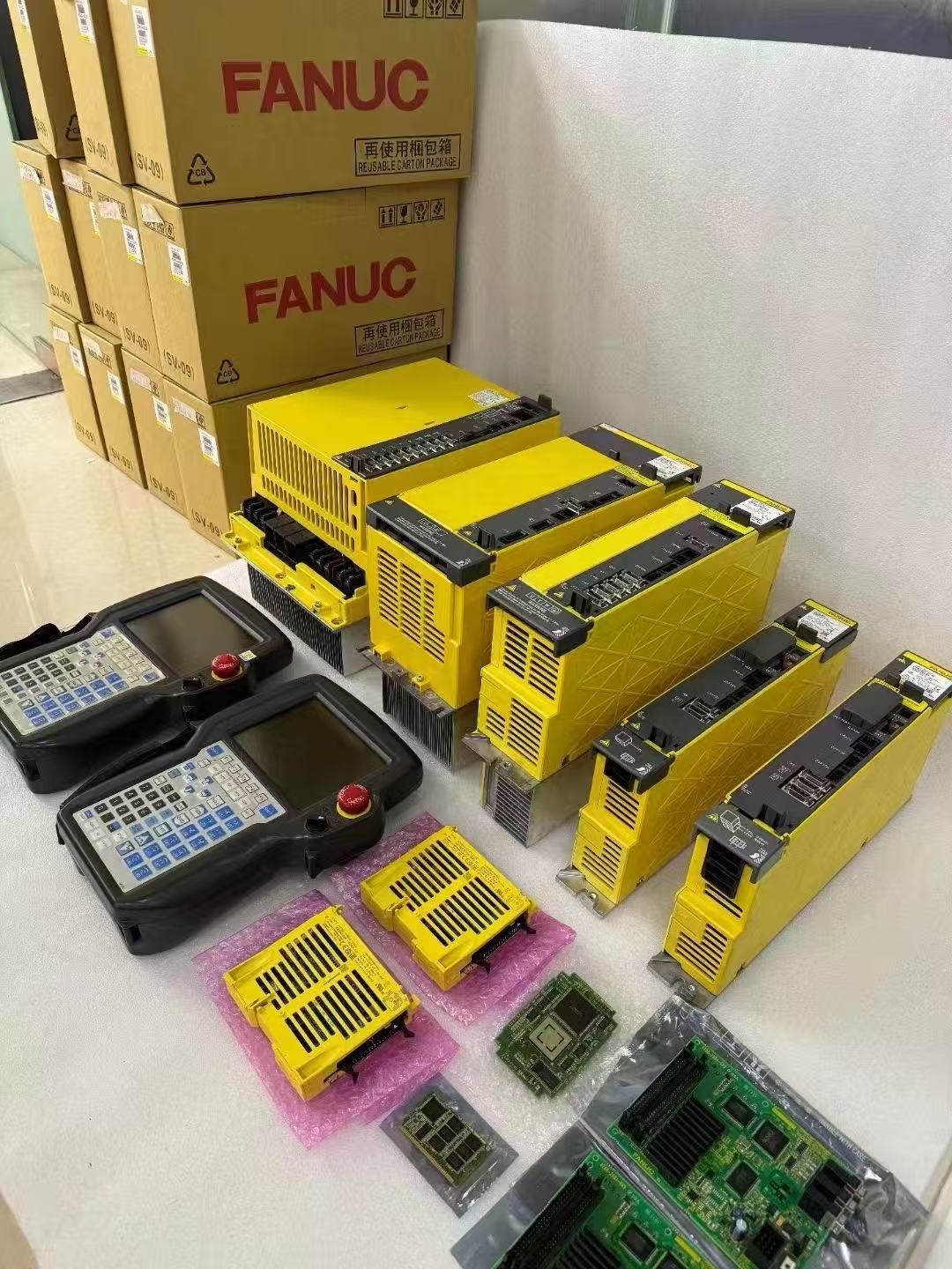 二手住友注塑机、发那科注塑机、注塑机配件图4