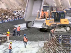 肯尼亚政府计划修建六座大型水坝，目标是开垦200万英亩土地用于灌溉。