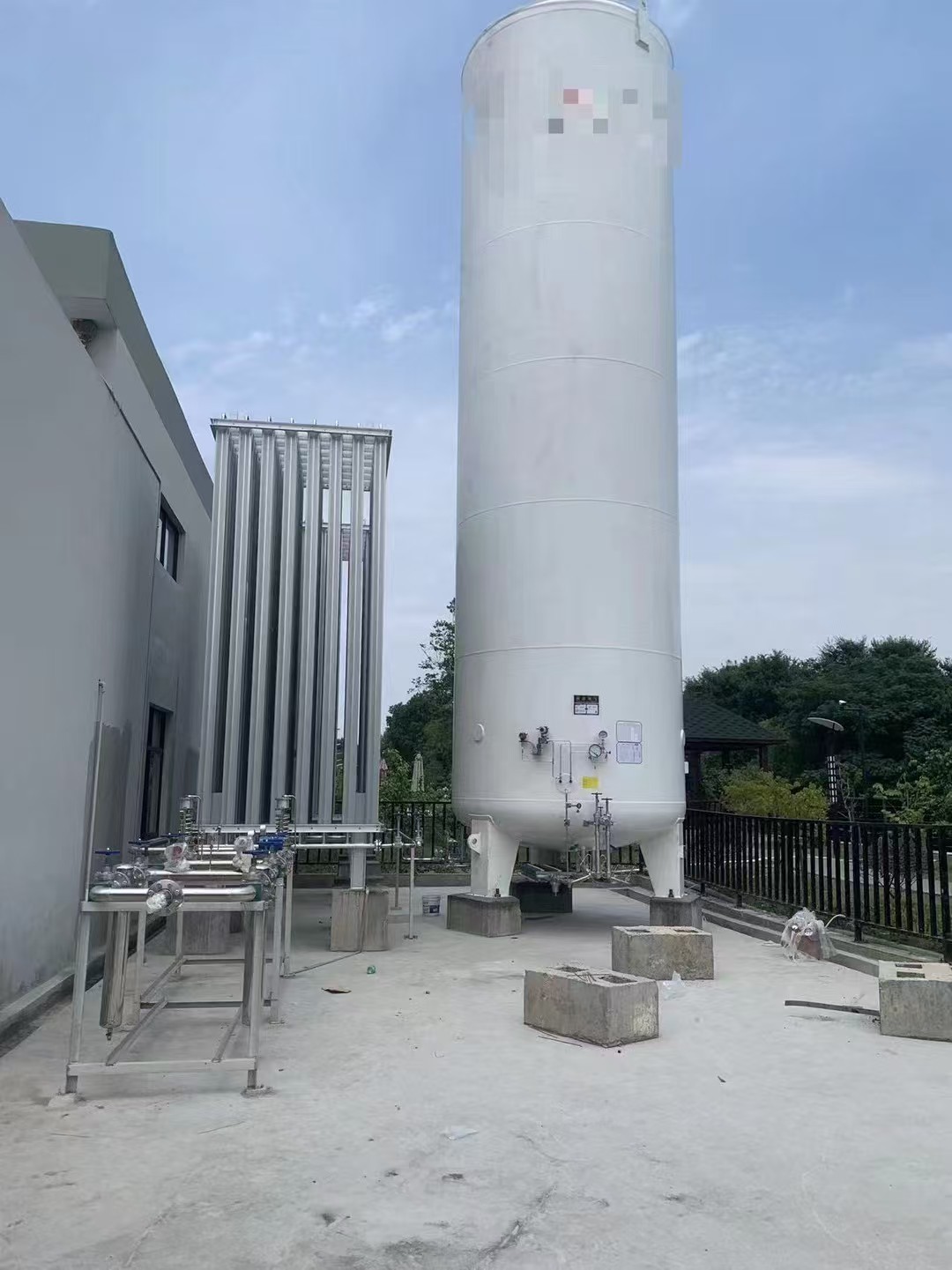 Low liquid storage tank6图3