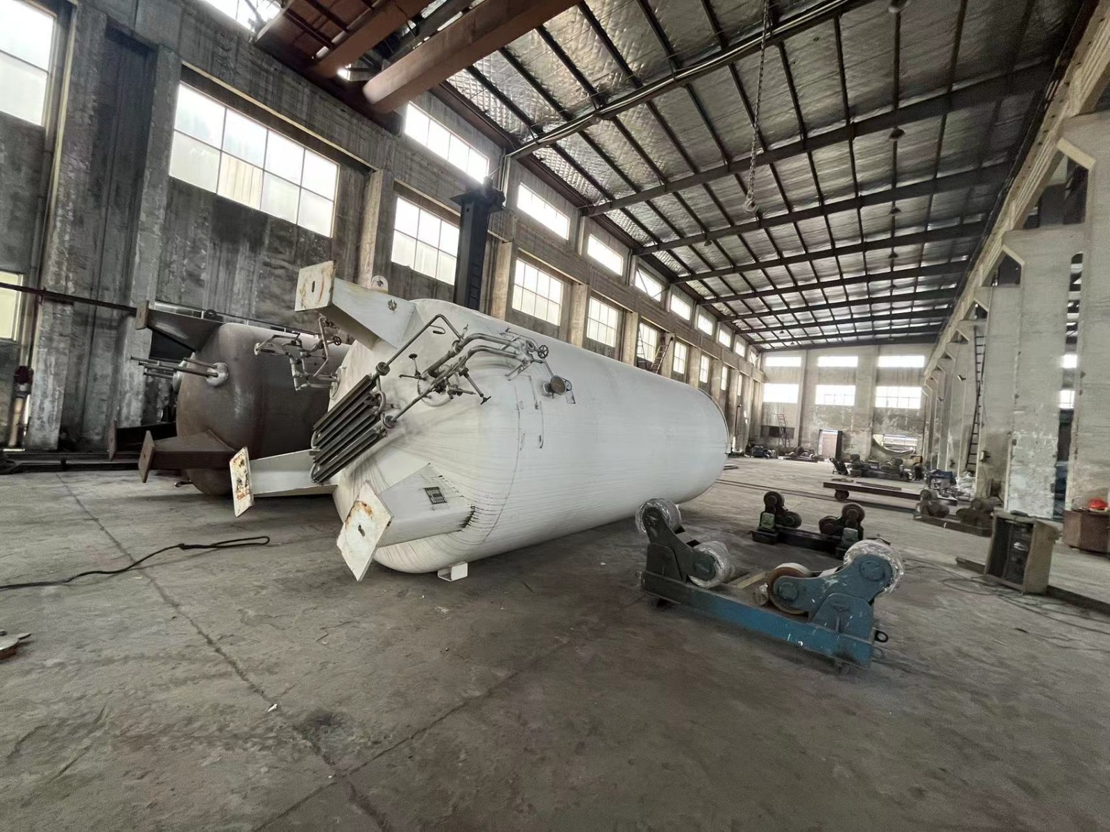 Low liquid storage tank7图2