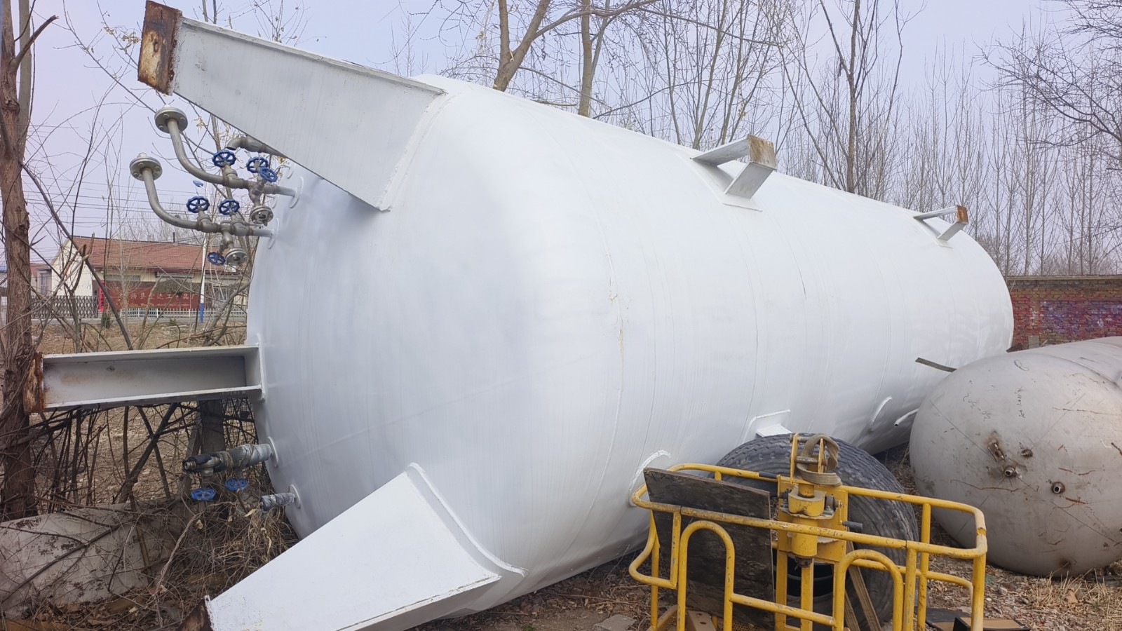 Low liquid storage tank9图3