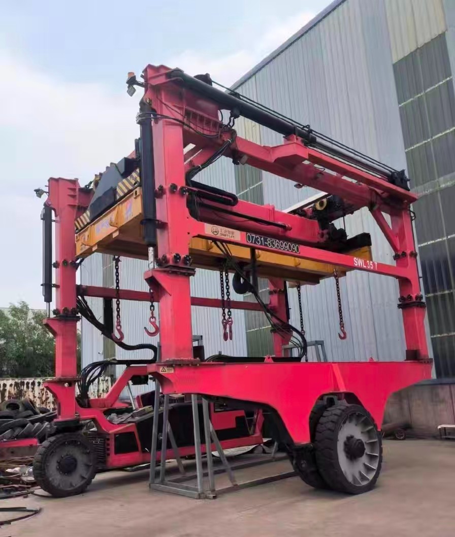 Container Handling Vehicle图2